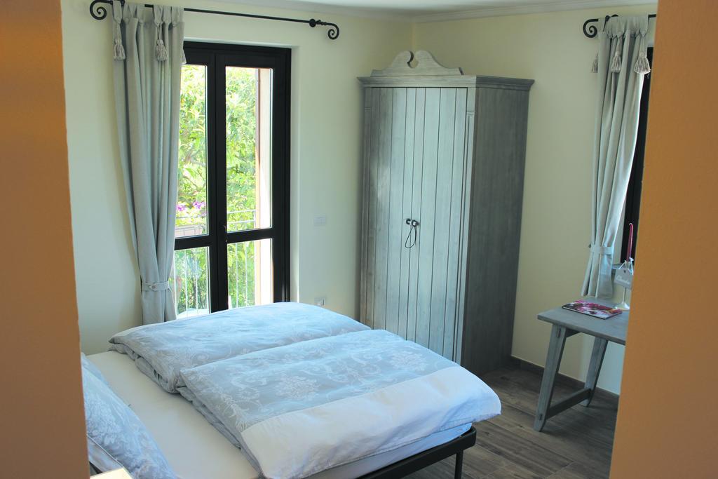 Vigliano d'Asti Alta Villa The Countryhouse Adults Only Boutique Bnb الغرفة الصورة