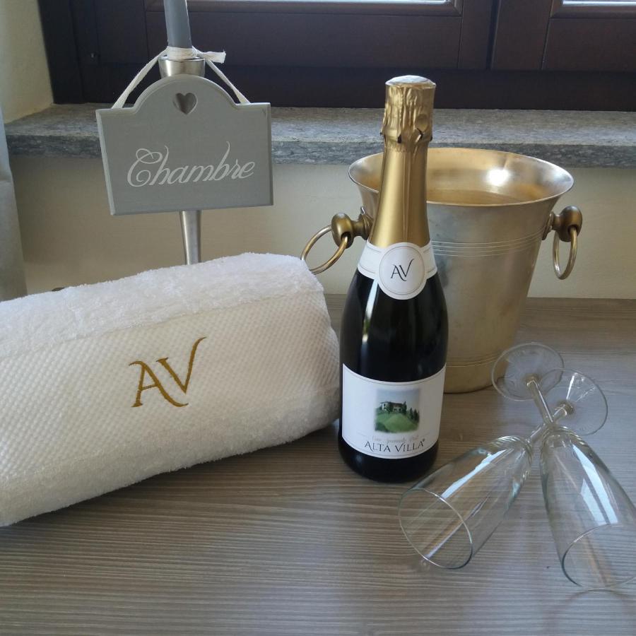 Vigliano d'Asti Alta Villa The Countryhouse Adults Only Boutique Bnb المظهر الخارجي الصورة